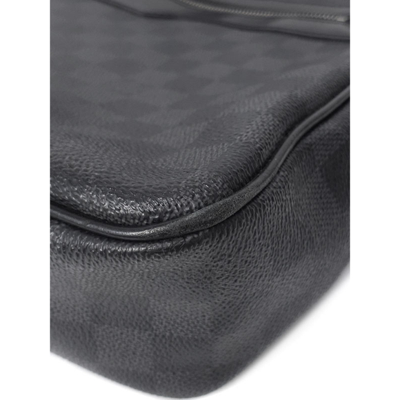 Louis Vuitton Damier Graphite Daniel MM Shoulder Bag Black - Picture 4 of 9